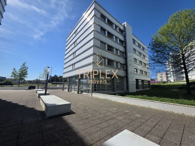 Loja para Arrendamento em Castêlo da Maia Foto 4