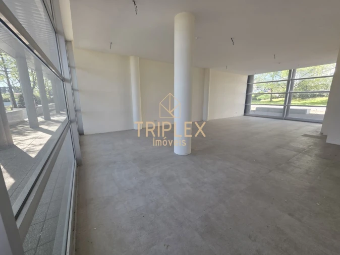 Loja para Arrendamento em Castêlo da Maia Foto 5