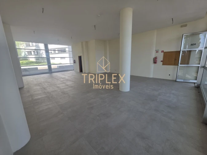 Loja para Arrendamento em Castêlo da Maia Foto 2