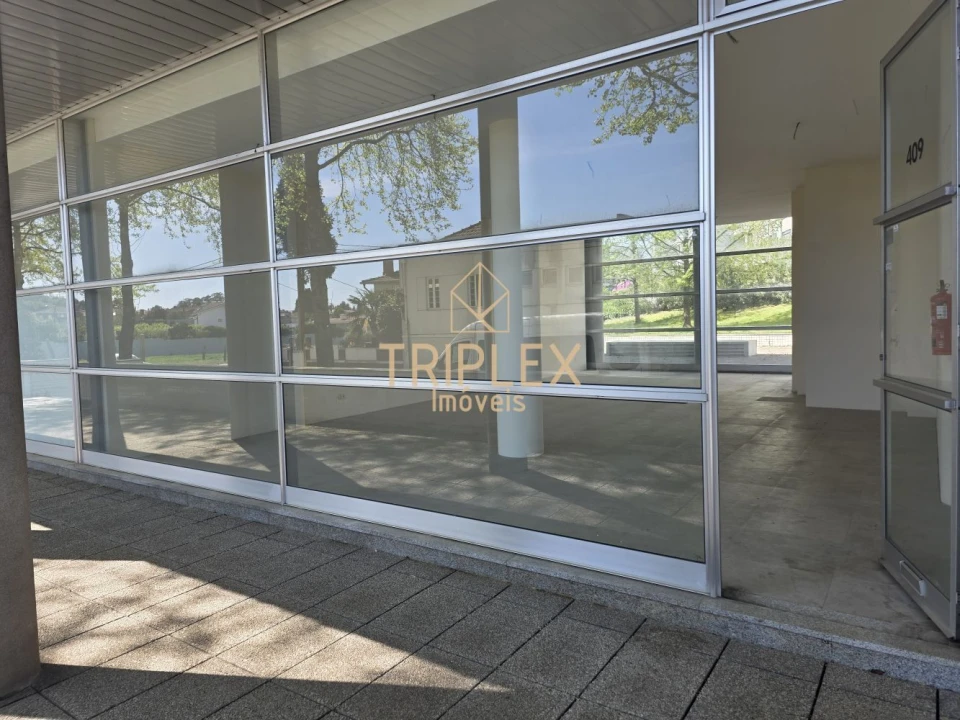 Loja para Arrendamento em Castêlo da Maia Foto 1