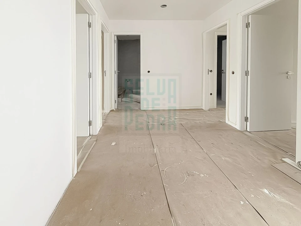 Moradia T4 para Venda em Ribeirão Foto 16