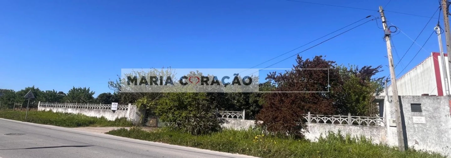 Terreno para Venda em Aveiras de Cima Foto 1