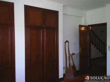 Moradia T10 para Venda em Resende