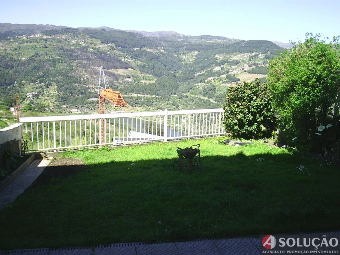 Moradia T10 para Venda em Resende Foto 28