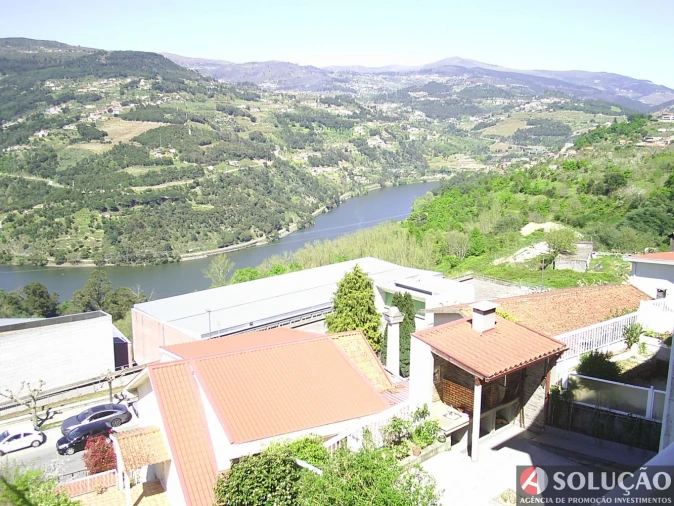 Moradia T10 para Venda em Resende Foto 35