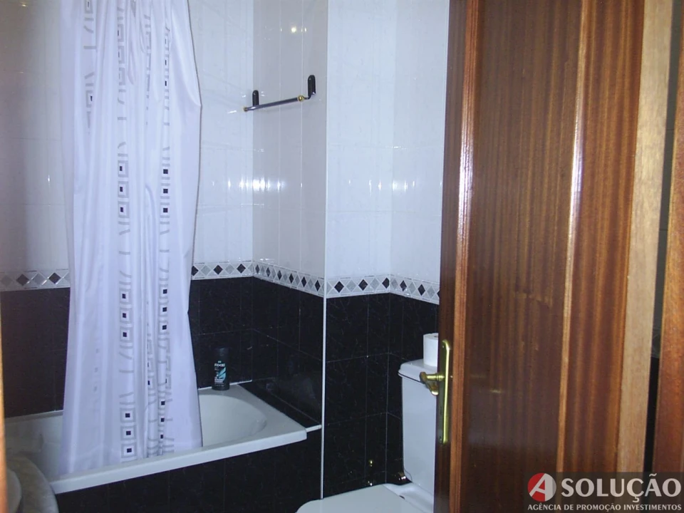 Moradia T10 para Venda em Resende Foto 16