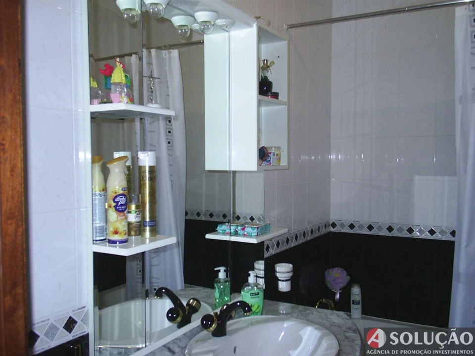 Moradia T10 para Venda em Resende Foto 33