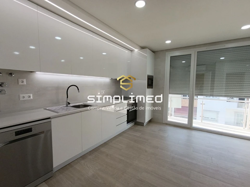 Apartamento T3 para Venda em Covilhã e Canhoso Foto 3