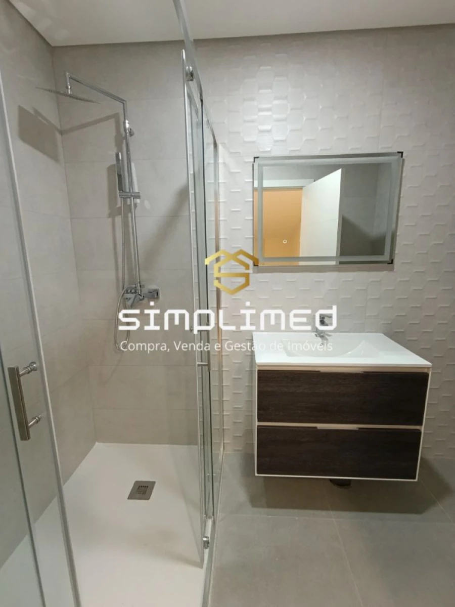 Apartamento T2 para Venda em Covilhã e Canhoso Foto 17