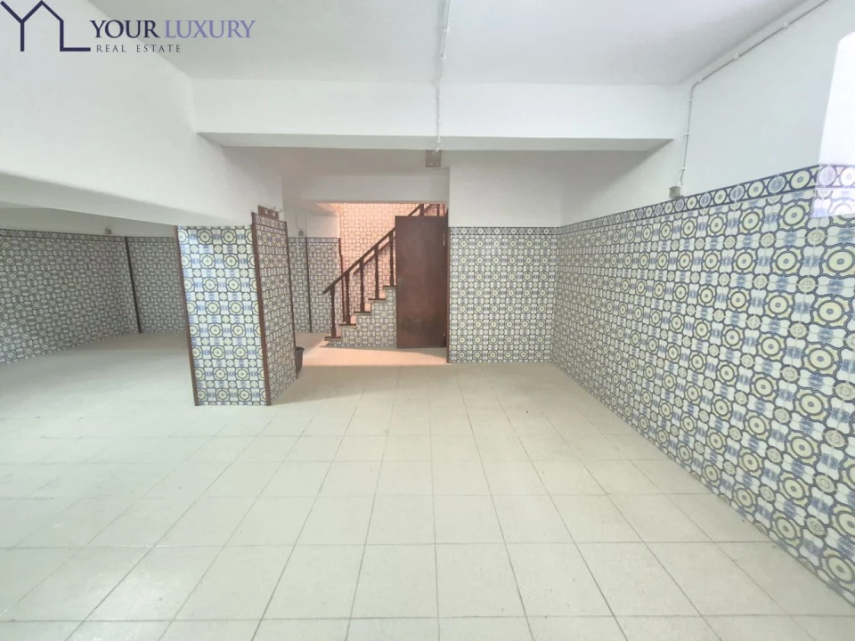 Loja para Arrendamento em Venteira Foto 11