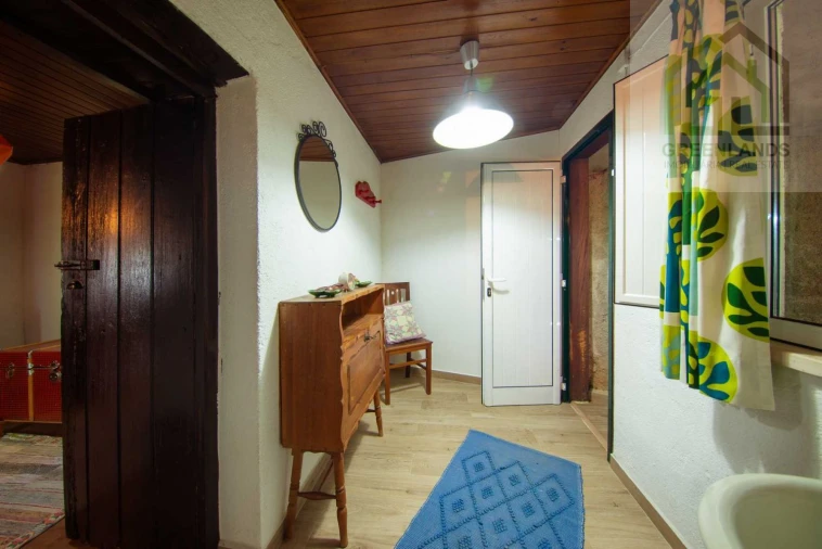 Moradia T5 para Venda em Serpins Foto 47