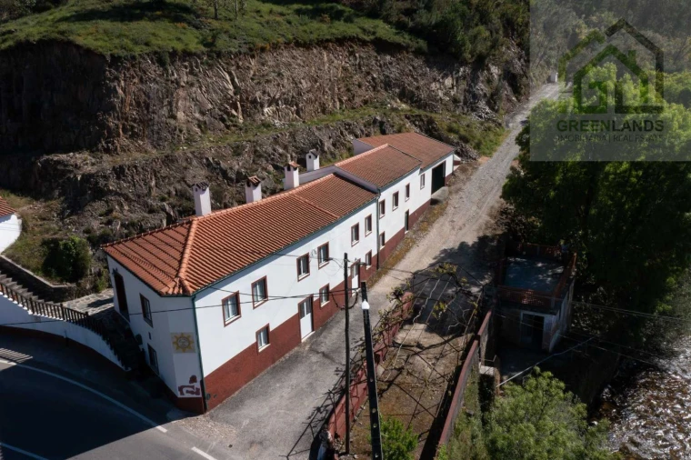 Moradia T5 para Venda em Serpins Foto 11