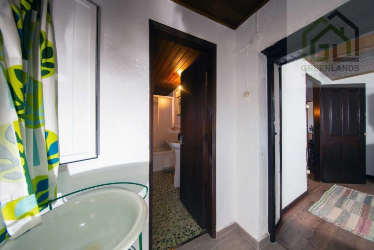 Moradia T5 para Venda em Serpins Foto 44