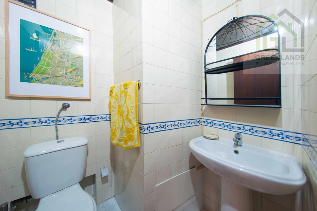 Moradia T5 para Venda em Serpins Foto 54