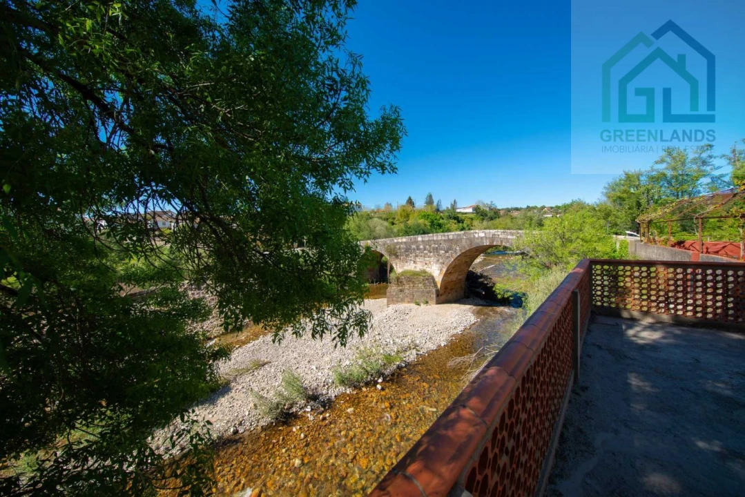 Moradia T5 para Venda em Serpins Foto 17