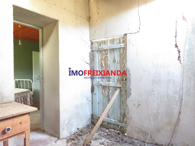 Moradia T2 para Venda em Freixianda, Ribeira do Fárrio e Formigais Foto 11