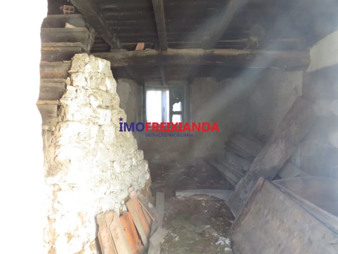 Moradia T2 para Venda em Freixianda, Ribeira do Fárrio e Formigais Foto 14