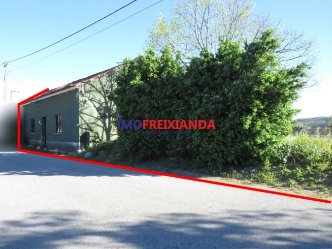Moradia T2 para Venda em Freixianda, Ribeira do Fárrio e Formigais Foto 3