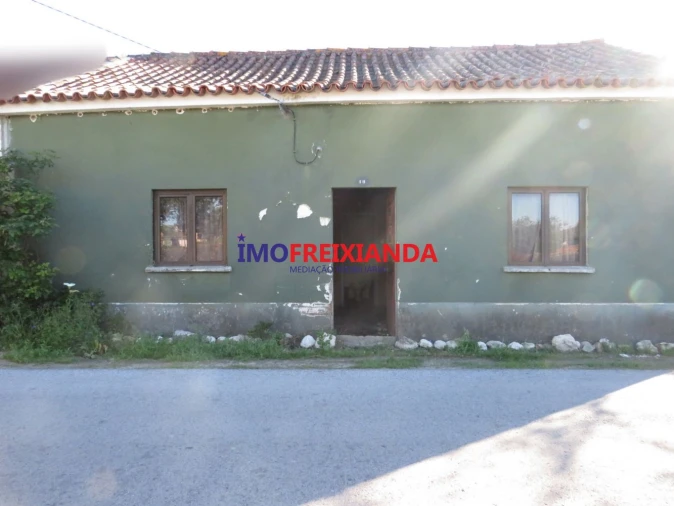 Moradia T2 para Venda em Freixianda, Ribeira do Fárrio e Formigais Foto 4