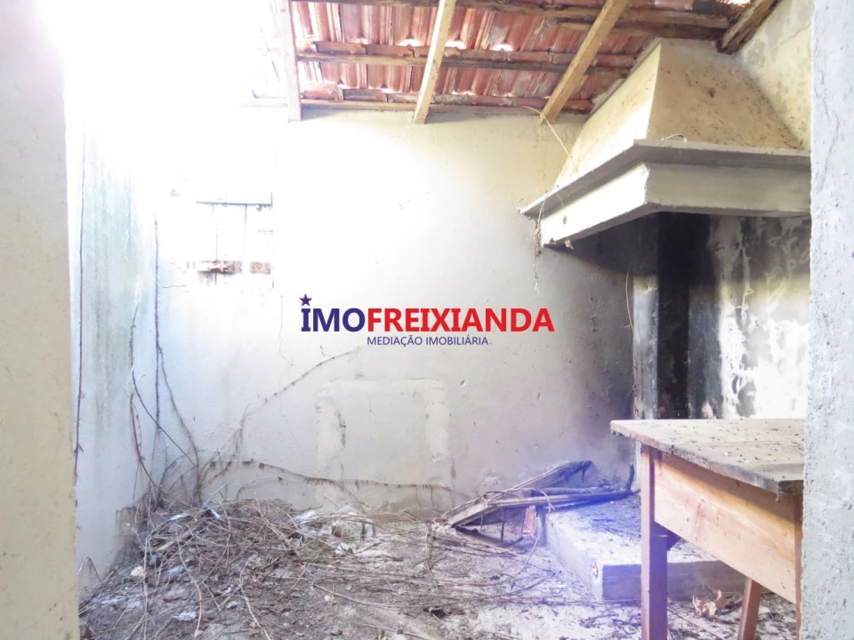 Moradia T2 para Venda em Freixianda, Ribeira do Fárrio e Formigais Foto 10