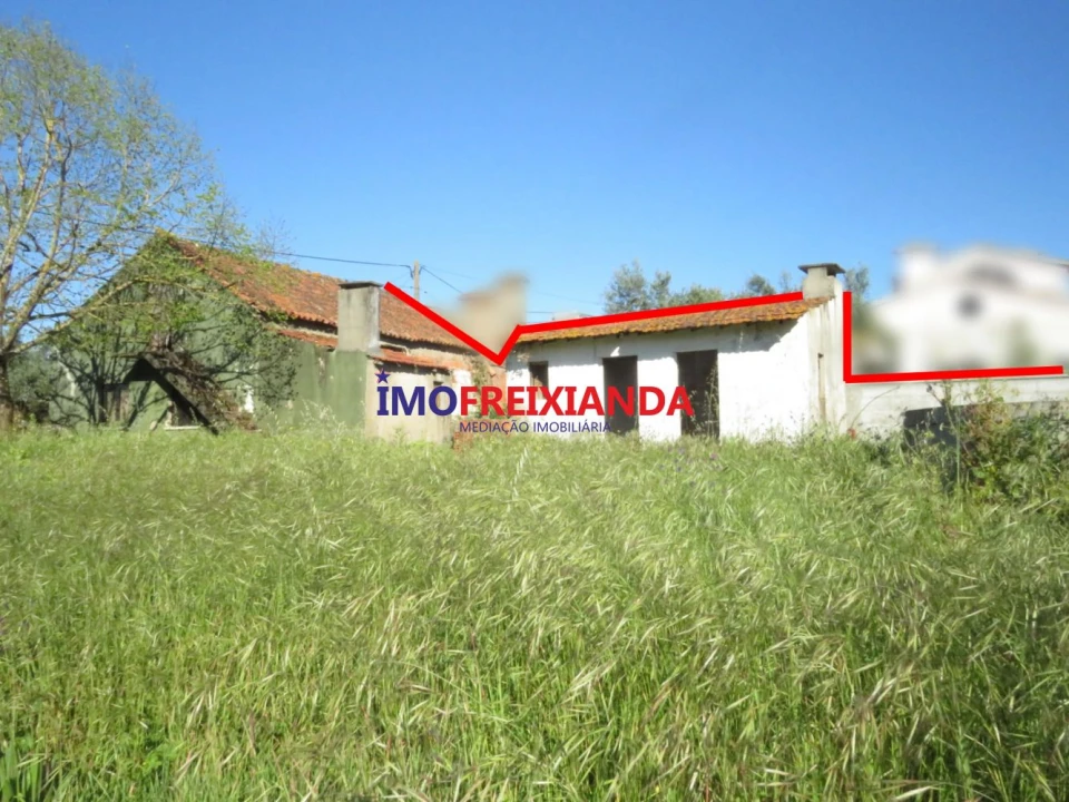 Moradia T2 para Venda em Freixianda, Ribeira do Fárrio e Formigais Foto 12