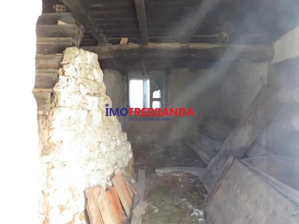 Moradia T2 para Venda em Freixianda, Ribeira do Fárrio e Formigais Foto 14