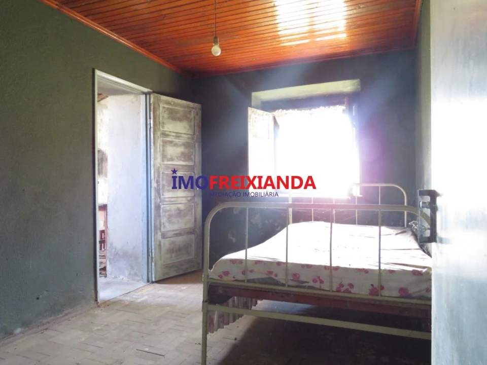 Moradia T2 para Venda em Freixianda, Ribeira do Fárrio e Formigais Foto 8