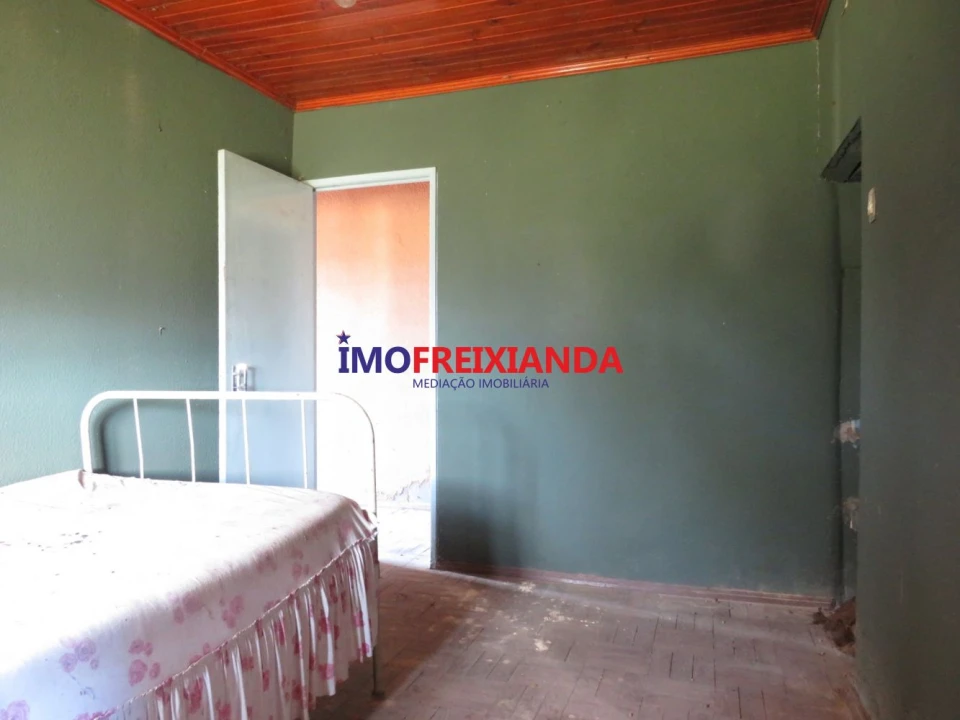 Moradia T2 para Venda em Freixianda, Ribeira do Fárrio e Formigais Foto 9