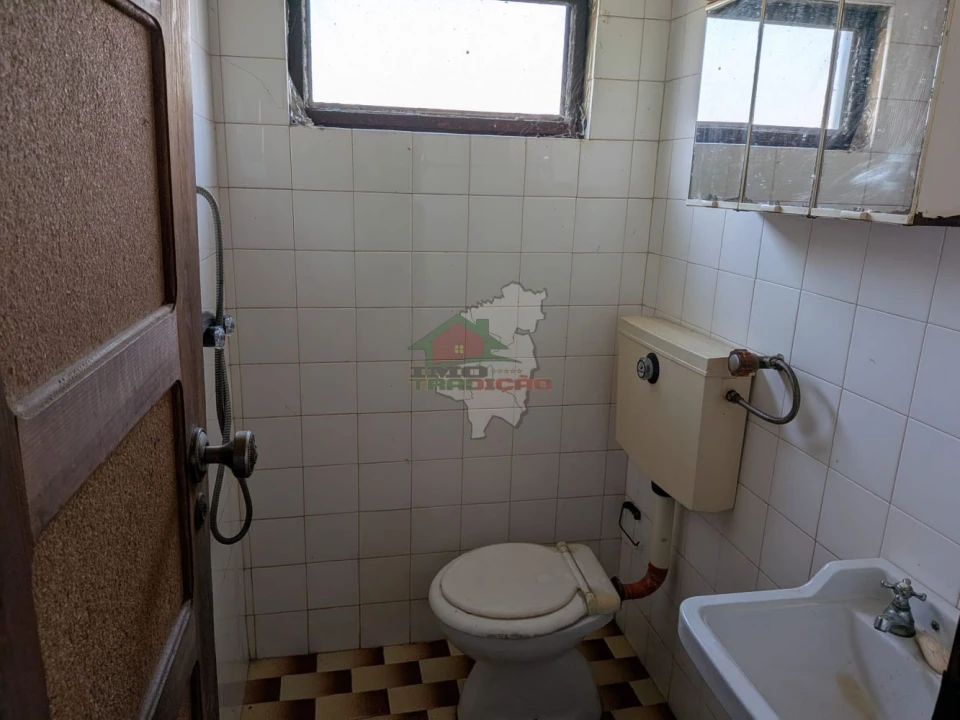 Moradia T5 para Venda em Cernache do Bonjardim, Nesperal e Palhais Foto 9