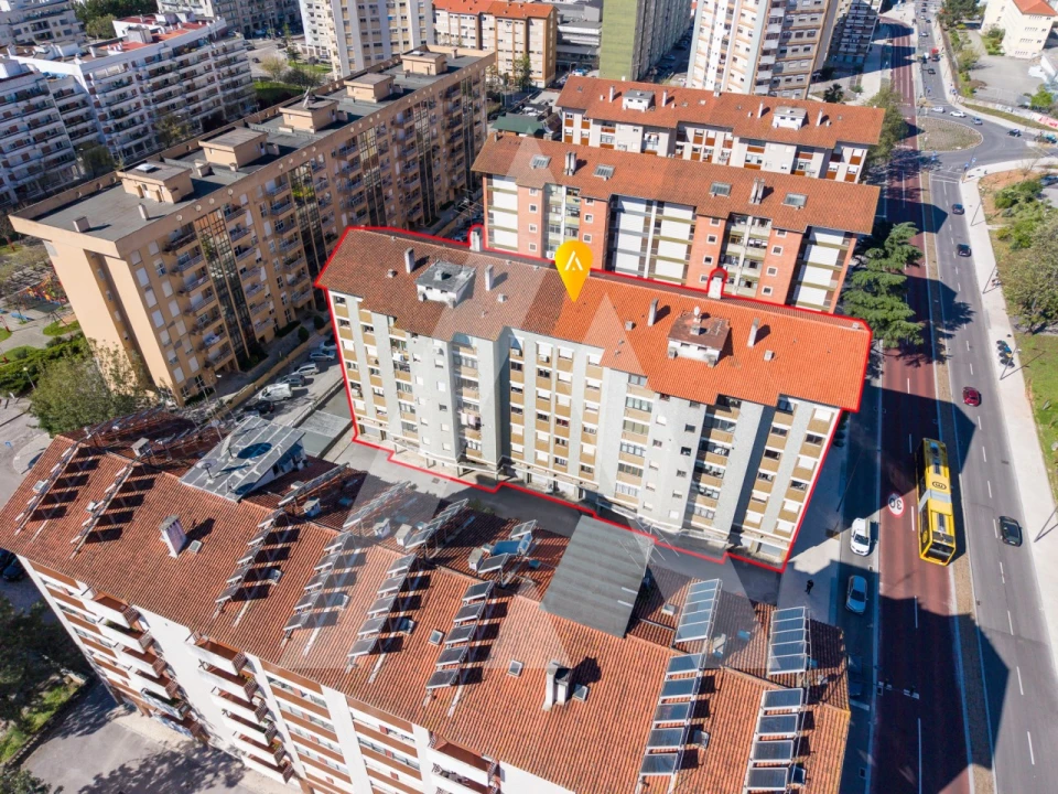 Apartamento T4 para Venda em Santo Antonio dos Olivais Foto 1