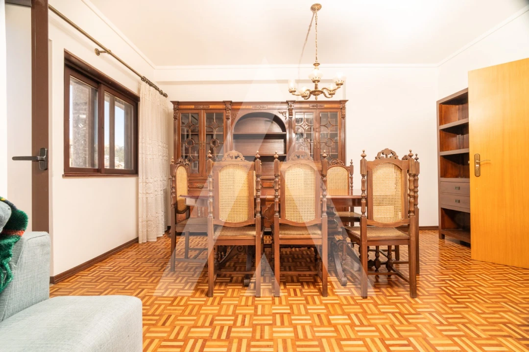 Apartamento T4 para Venda em Santo Antonio dos Olivais Foto 3