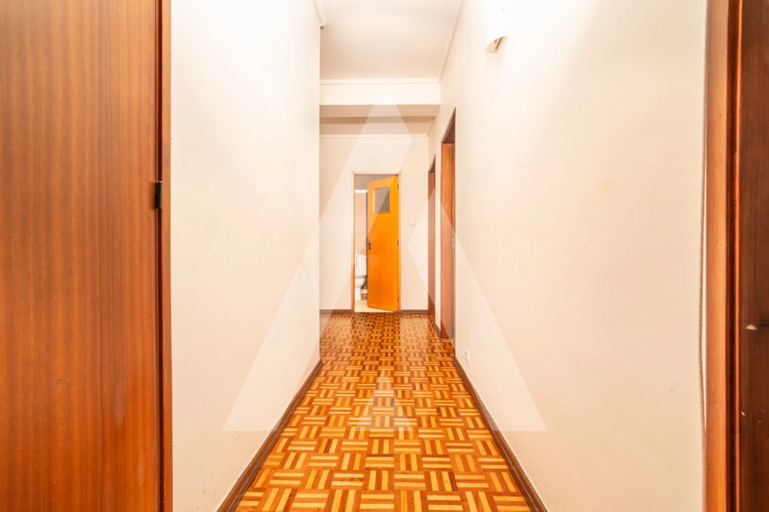 Apartamento T4 para Venda em Santo Antonio dos Olivais Foto 7