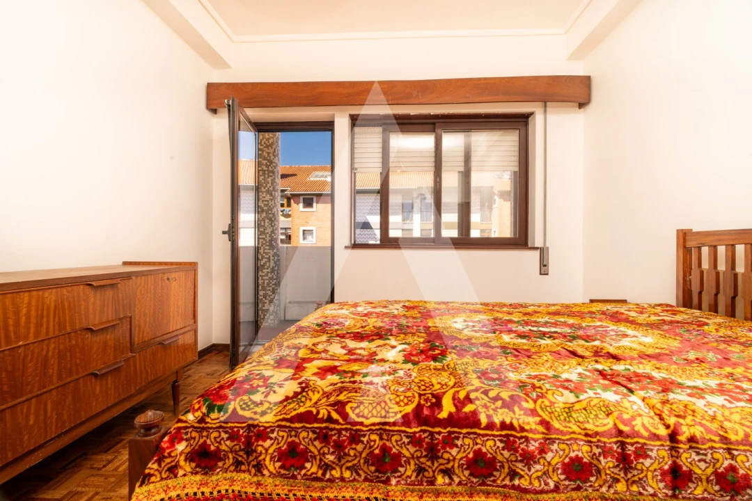 Apartamento T4 para Venda em Santo Antonio dos Olivais Foto 14