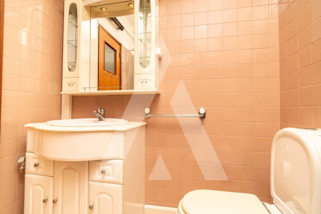 Apartamento T4 para Venda em Santo Antonio dos Olivais Foto 16