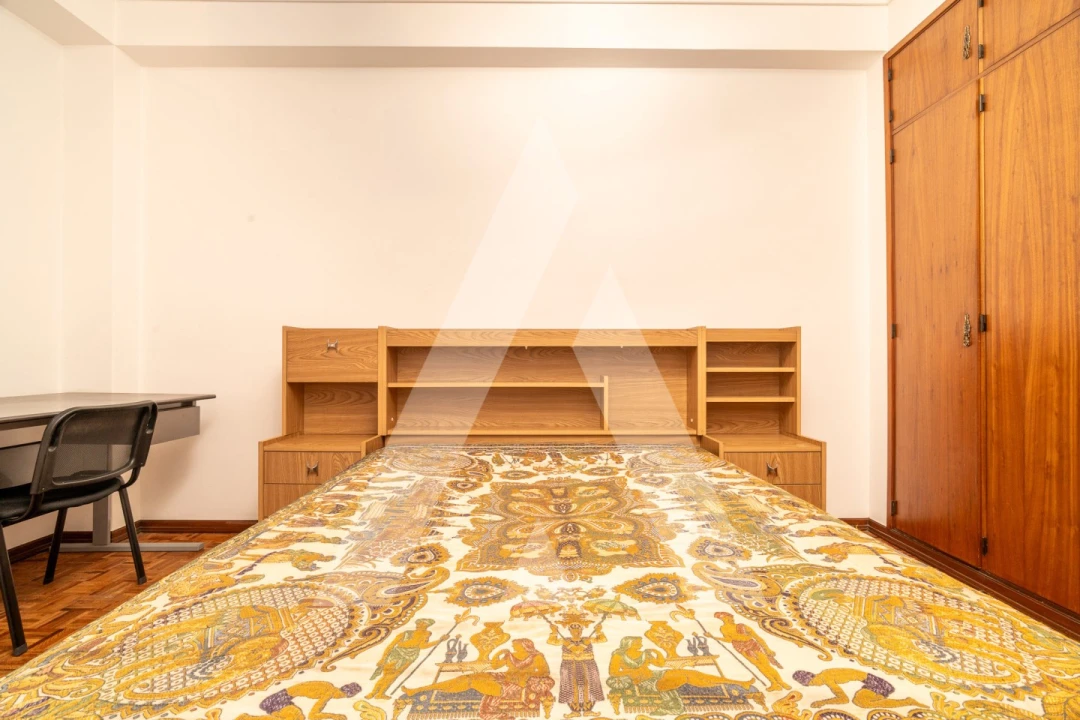 Apartamento T4 para Venda em Santo Antonio dos Olivais Foto 21