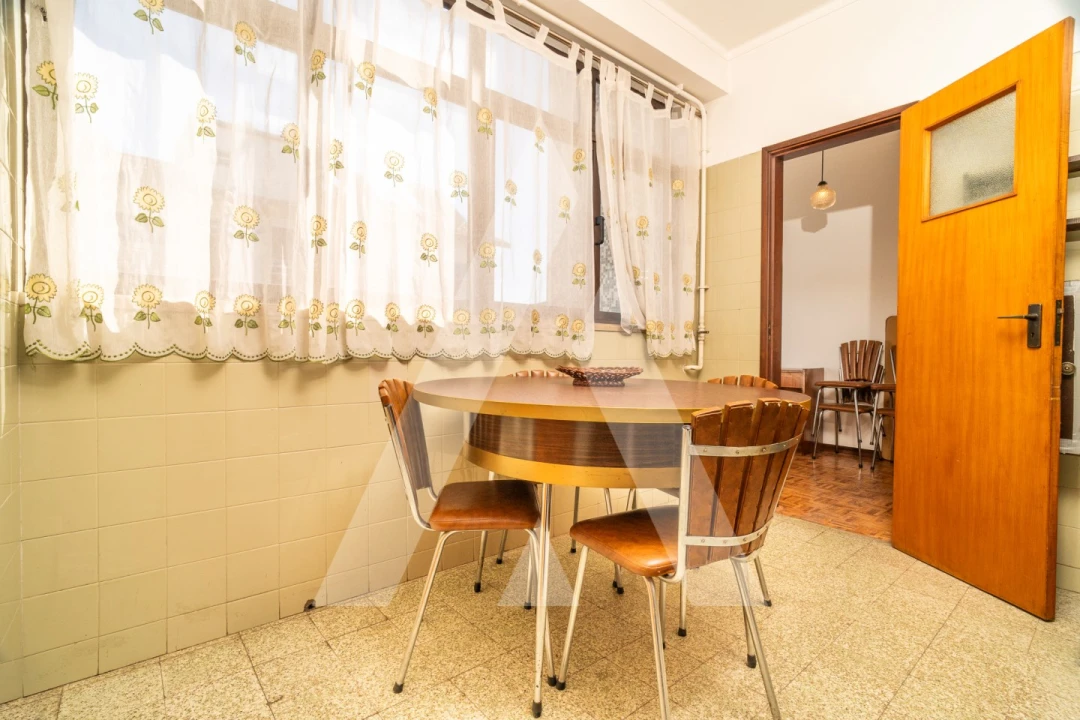 Apartamento T4 para Venda em Santo Antonio dos Olivais Foto 26