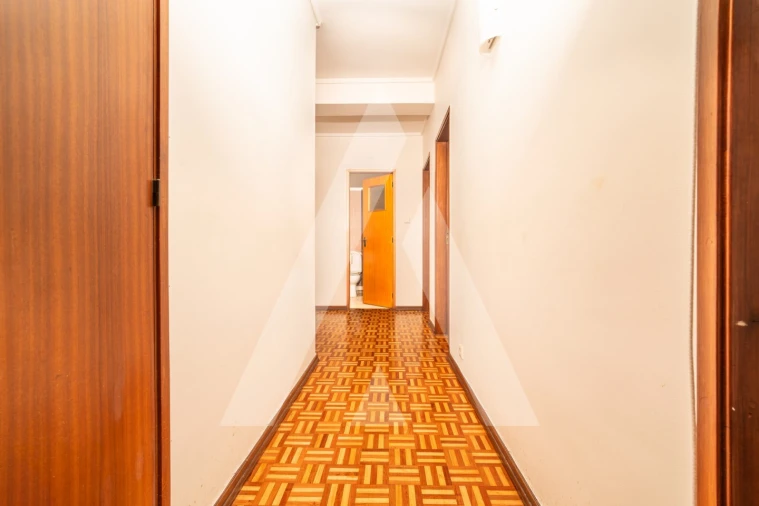 Apartamento T4 para Venda em Santo Antonio dos Olivais Foto 7