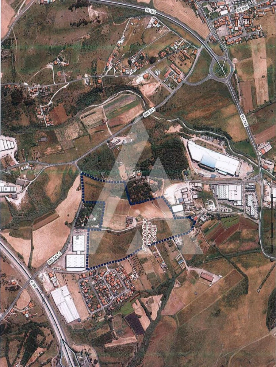 Terreno Comércio / Armazém para Venda em Santo Antão e São Julião do Tojal Foto 5