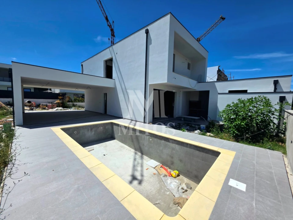 Moradia T3 para Venda em Correlhã Foto 2