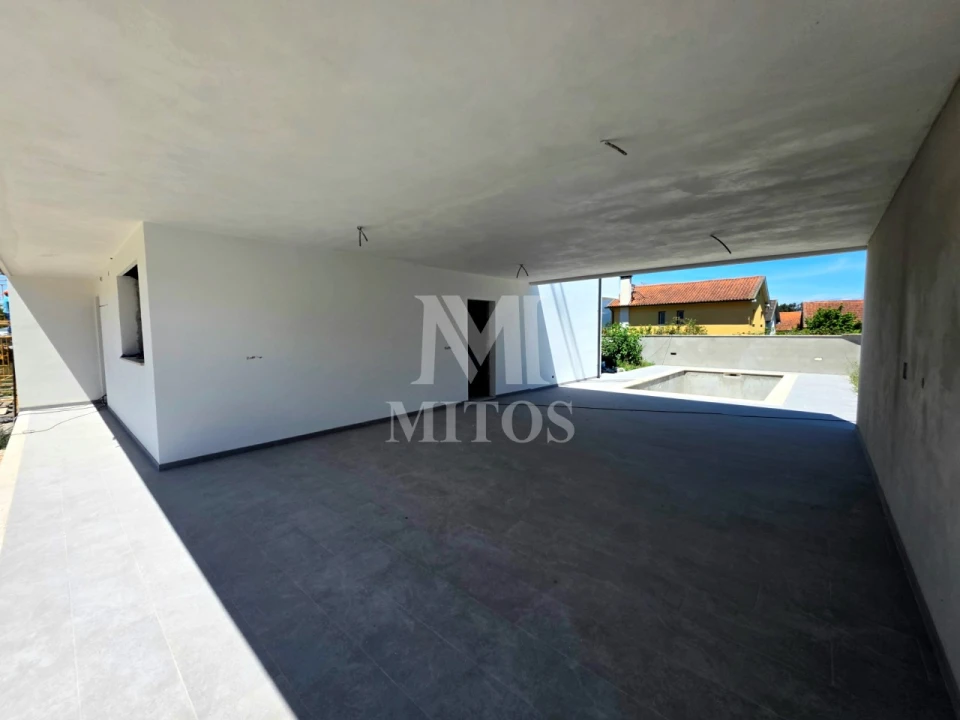 Moradia T3 para Venda em Correlhã Foto 4