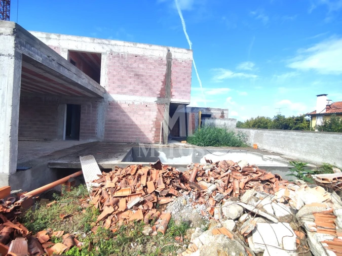 Moradia T3 para Venda em Correlhã Foto 16