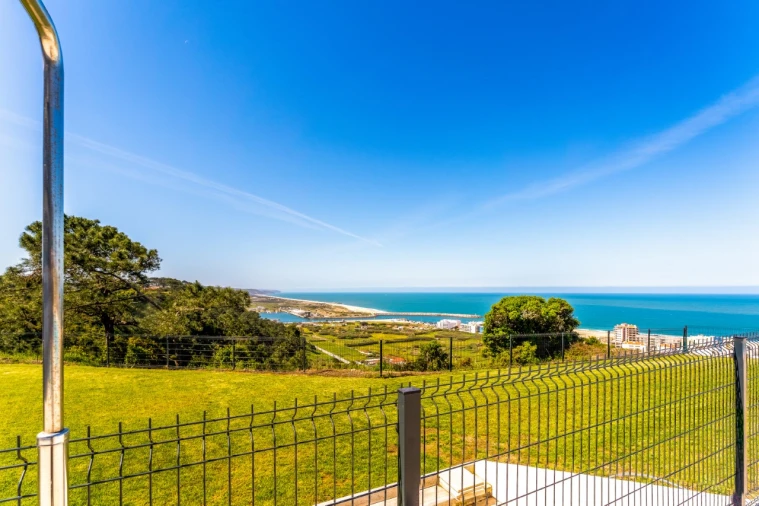 Apartamento T2 para Venda em Nazare Foto 3