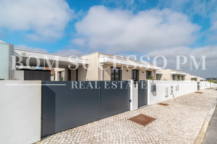 Moradia T3 para Venda em Bombarral e Vale Covo Foto 2