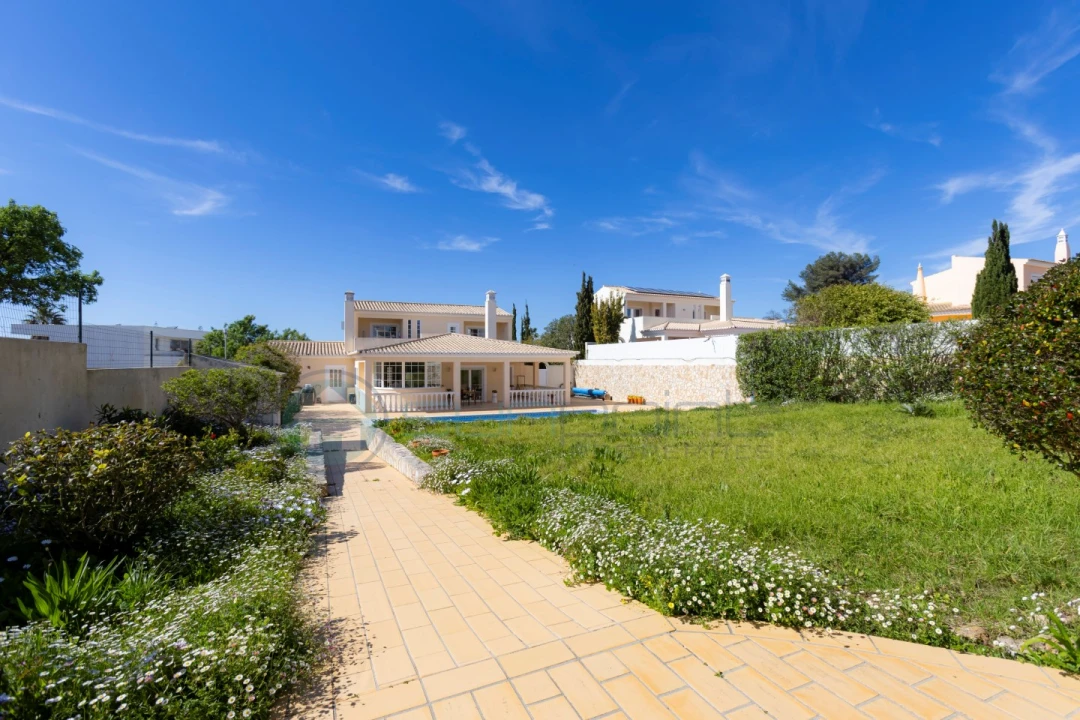 Moradia T4 para Venda em Luz Foto 25