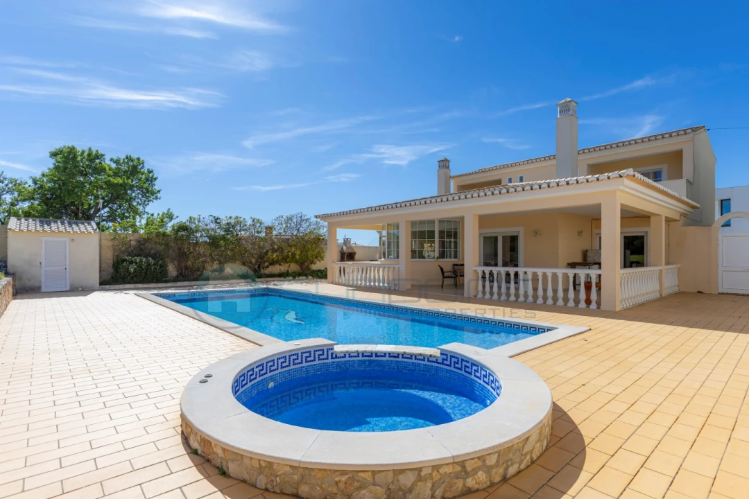 Moradia T4 para Venda em Luz Foto 24