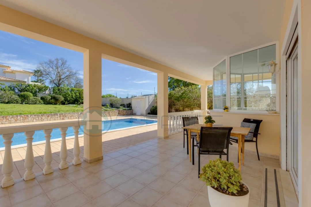 Moradia T4 para Venda em Luz Foto 9