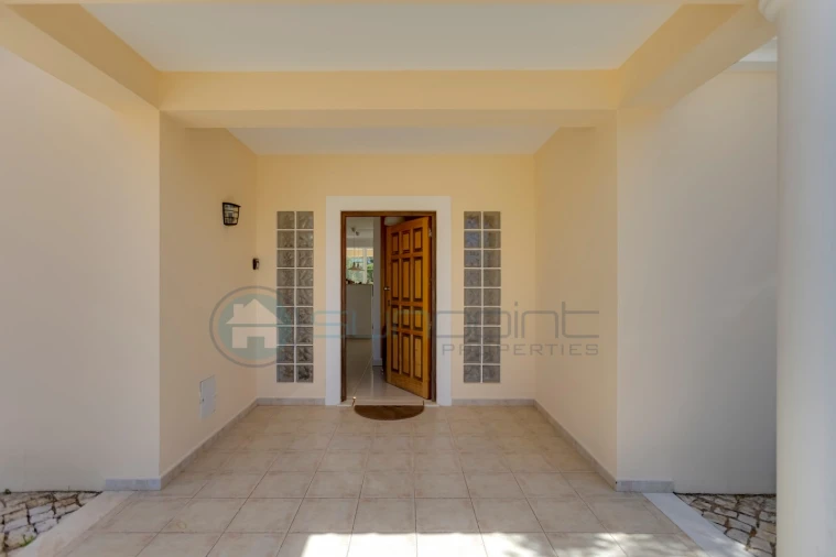 Moradia T4 para Venda em Luz Foto 3