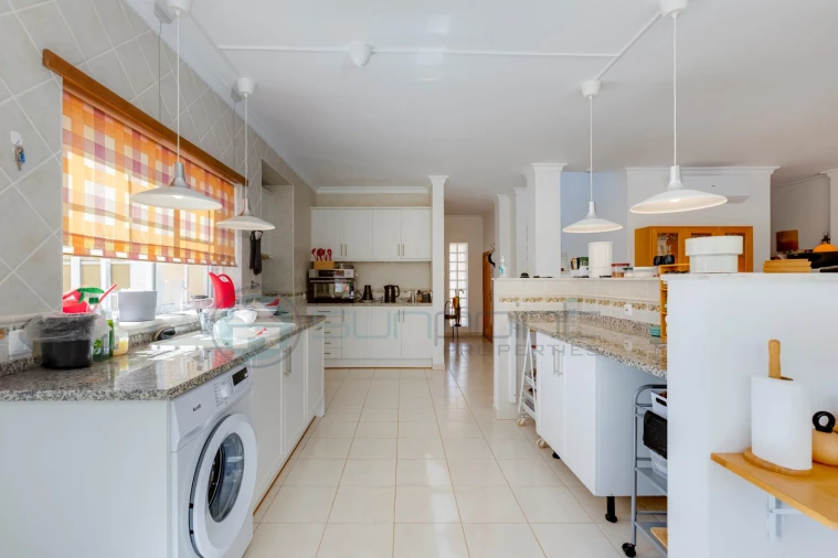 Moradia T4 para Venda em Luz Foto 6