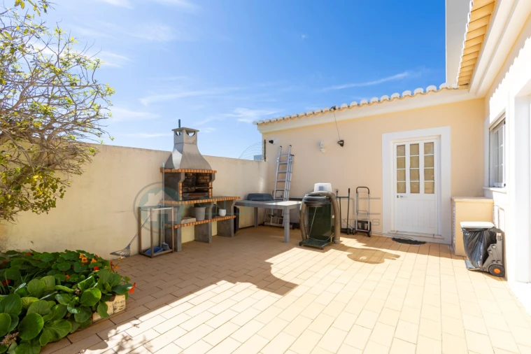 Moradia T4 para Venda em Luz Foto 22