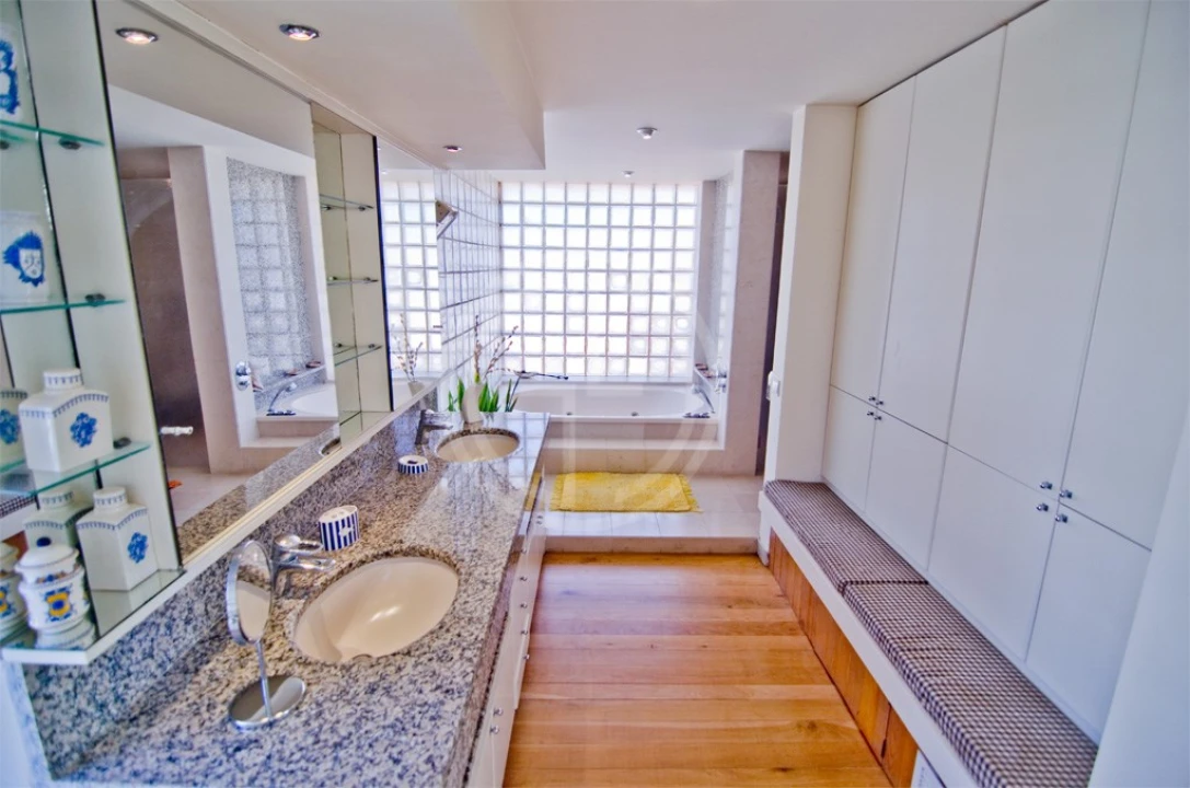 Moradia T6 para Arrendamento férias em Quarteira Foto 18